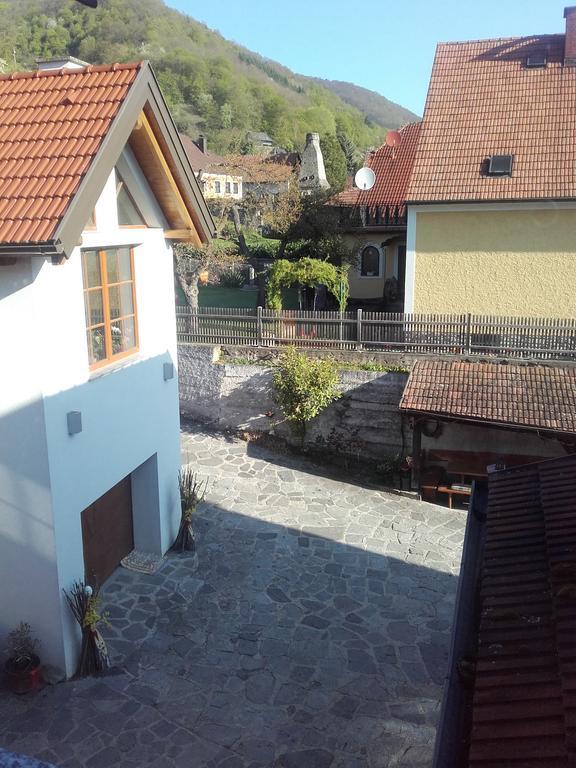 Gaestehaus Schuetz Spitz an der Donau Exterior foto